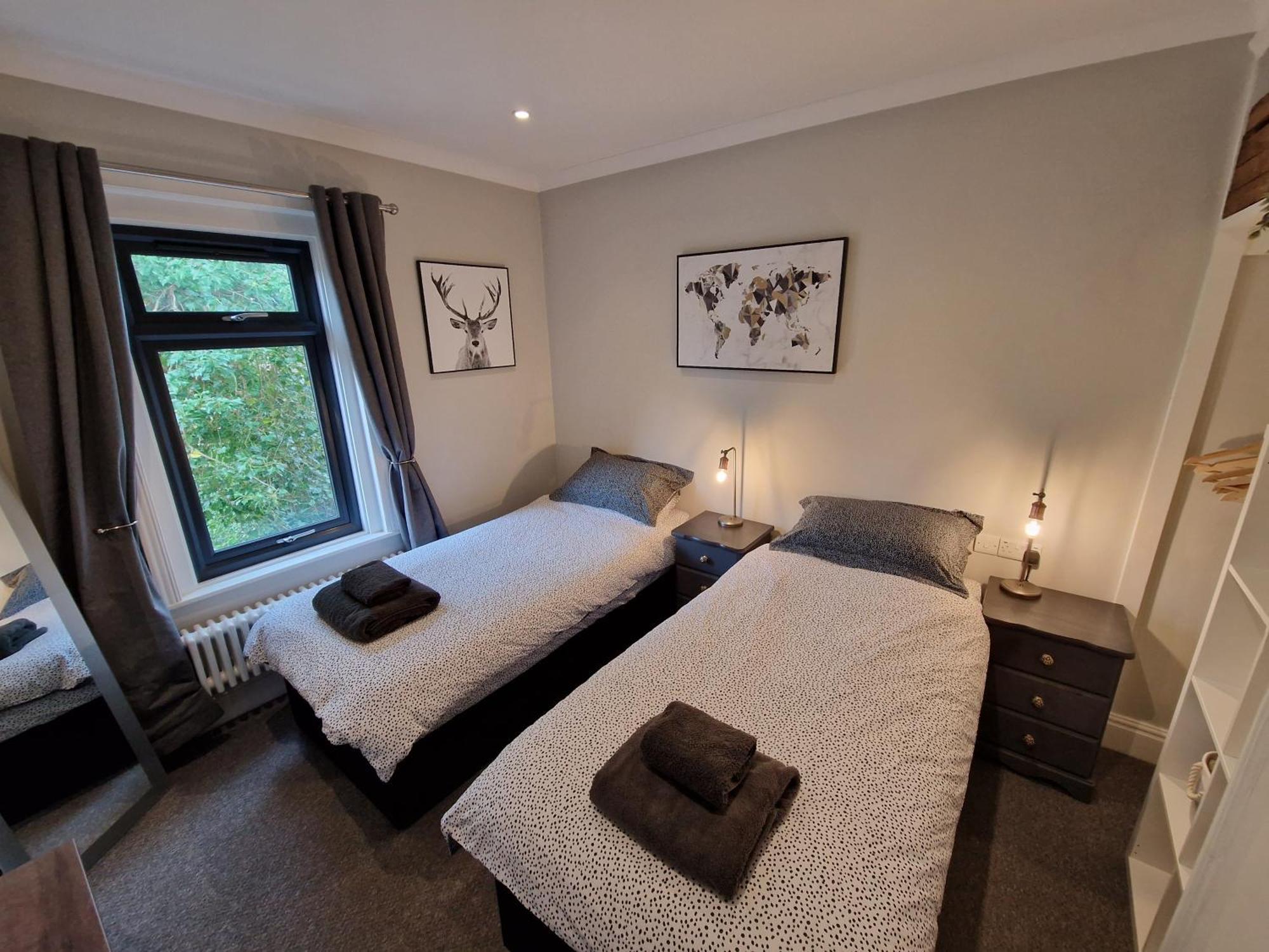 Newly Renovated 2-Bed Bungalow Bath Exterior foto