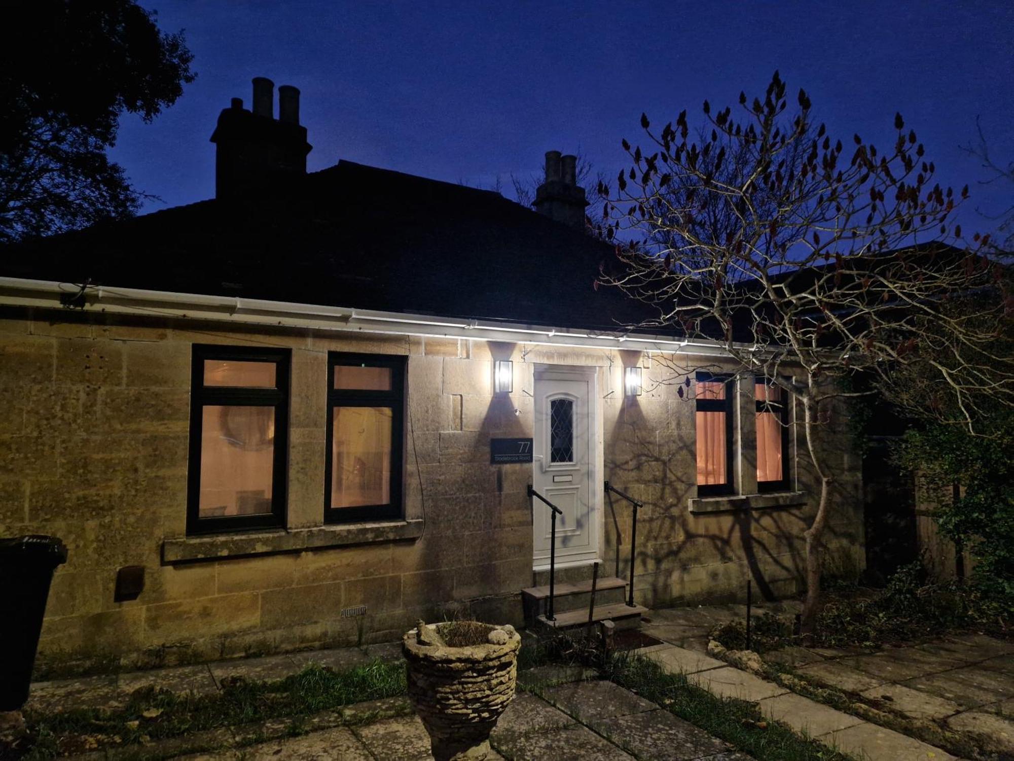 Newly Renovated 2-Bed Bungalow Bath Exterior foto